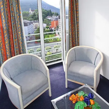 Отель Beau Site 3*