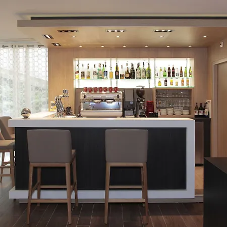 Greet Hotel Lourdes Centre Pyrenees Λούρδη