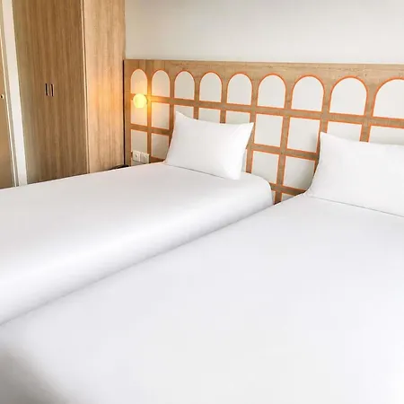 Hotel Greet Centre Pyrenees 3*