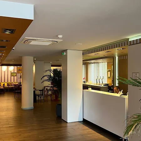 Beau Site Hotell 3*
